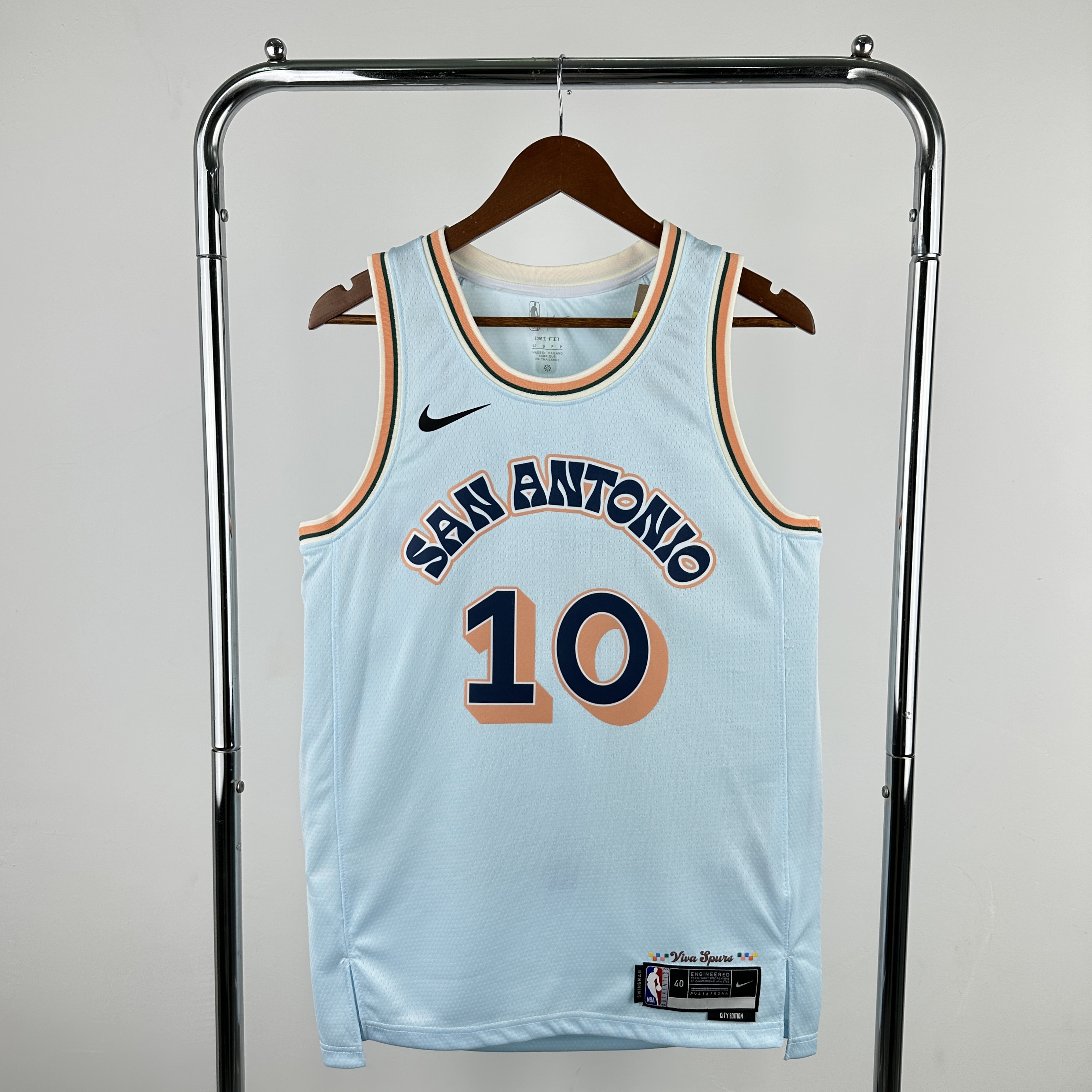 Spurs City Edition No. 10 para la temporada 25